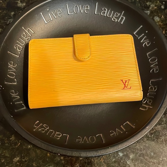 Louis Vuitton Handbags - Louis Vuitton EPI yellow kiss lock wallet purple interior MI0092